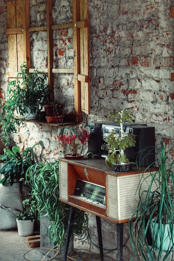Quels sont les objets décoratifs incontournables pour embellir votre jardin ?