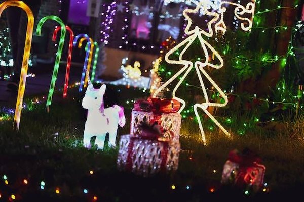 Comment créer une ambiance chaleureuse et festive dans votre jardin pour les occasions spéciales comme Noël, Pâques ou Halloween ?